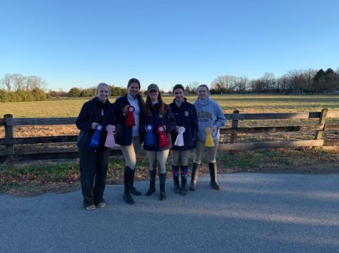 Members of the Equestrian Team pose with their awards. Pictured, left to right: Claire Shioutakon ‘23, Zoe Endleman ‘25, Nellie Squirlock ‘24, Alex Osteen ‘24, Jane Thurber ‘24