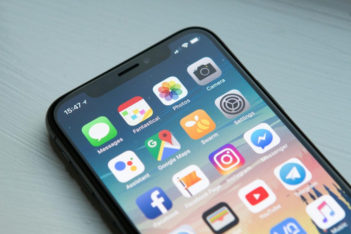 ZeeMee is a social media platform designed to help high school and college students connect with peers, current students, and admissions departments during the college search and decision process. 

William Hook on Unsplash